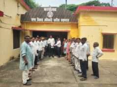 रोजगार सेवकों ने 6 सूत्रीय ज्ञापन बीडीओ को शौपा ।