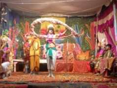 धनुष टूटते ही खुशी की लहर रामलीला मंचन में जुट रही है भीड