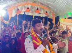 माँ दुर्गा पंडाल में परदेशी के देवी गीतों पर झूमें भक्त