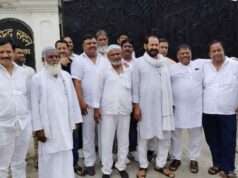 फूलपुर विधानसभा में सपा प्रत्याशी का विरोध अल्पसंख्यको ने सपा राष्ट्रीय महा सचिव के आवास पर सपा प्रत्याशी के मुर्दाबाद के नारे लगाए