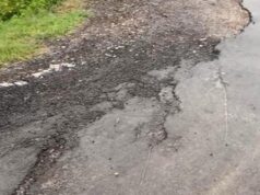 पूरे लोटाढ़ संपर्क मार्ग गड्ढों में तब्दील, आवागमन में भारी फजीहत