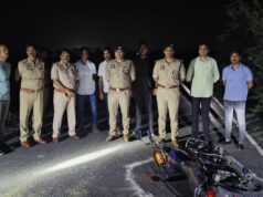 मऊआइमा पुलिस मुठभेड़ में ₹25 हजार का इनामिया वांछित अपराधी शिवम पासी गिरफ्तार▪️पकड़े गये वांछित अपराधी के कब्जे से लूट के सोने-चांदी के जेवरात व अवैध हथियार किया बरामद