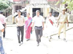 जिलाधिकारी ने परीक्षा केन्द्रों का किया औचक निरीक्षण