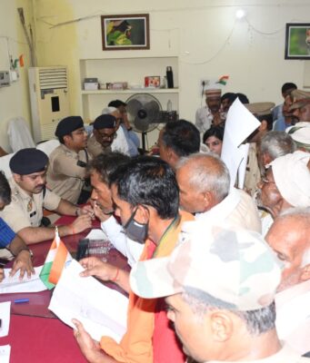 संपूर्ण समाधान दिवस पर तहसील बारा में गरमाया माहौल